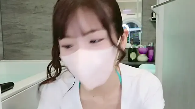 -minami- chat on Liveporniq